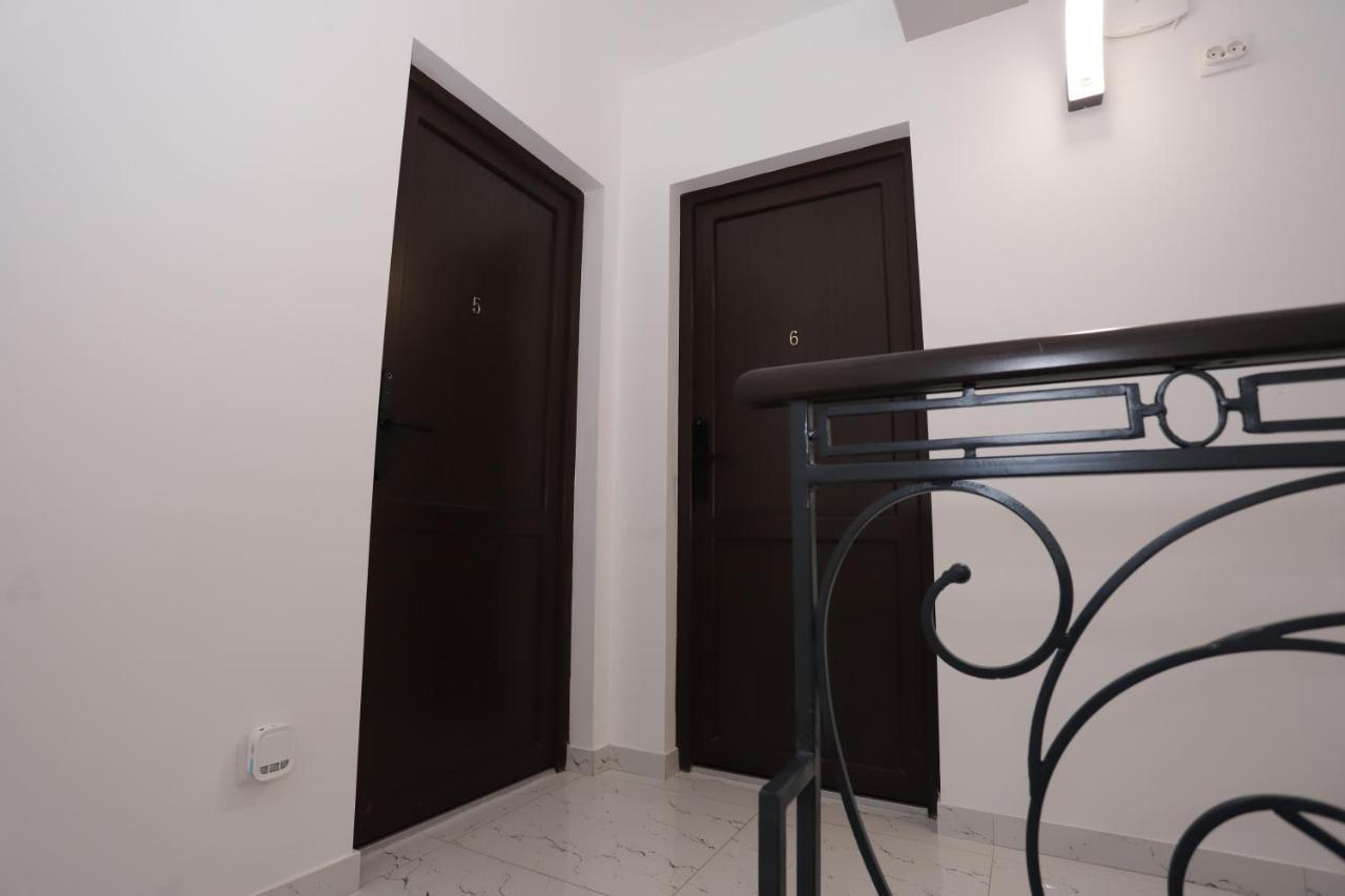 Central View Craiova Exterior photo