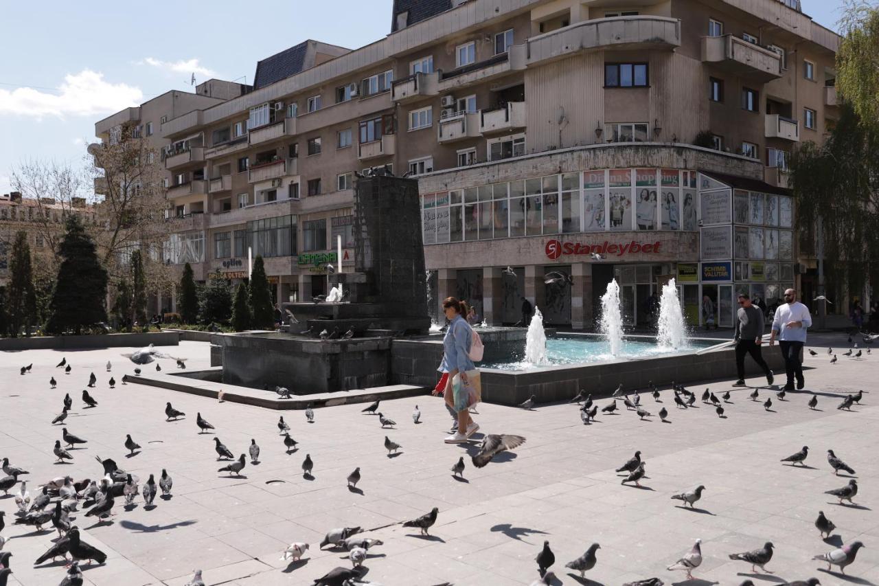 Central View Craiova Exterior photo