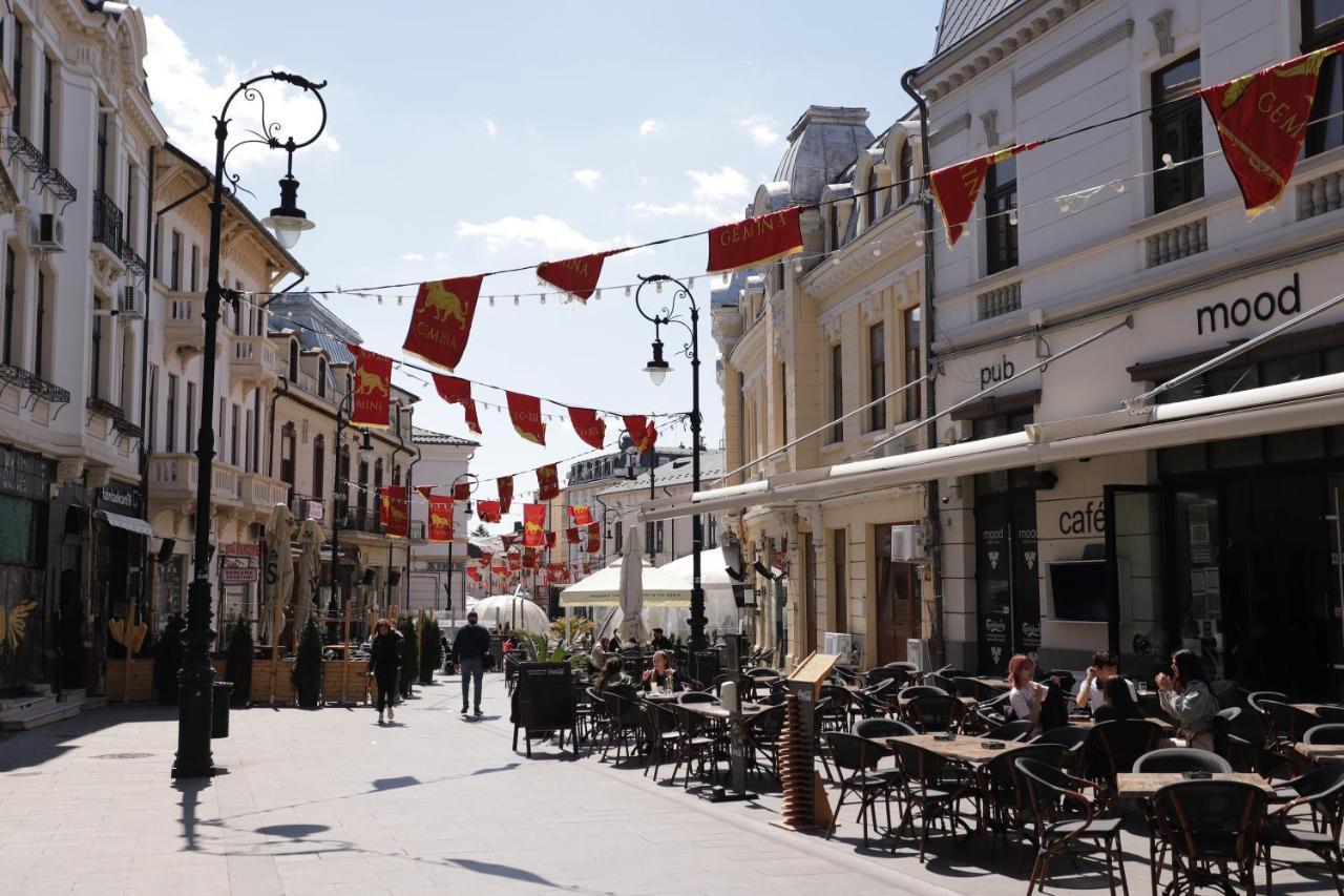 Central View Craiova Exterior photo