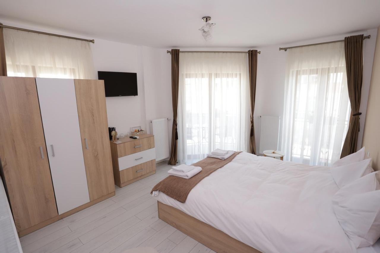 Central View Craiova Exterior photo